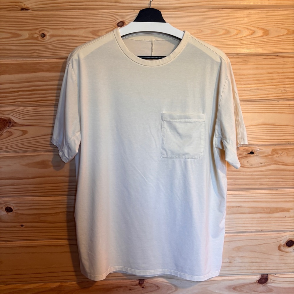 Men’s lululemon Fundamental Pocket T-Shirt in Lemon Chiffon